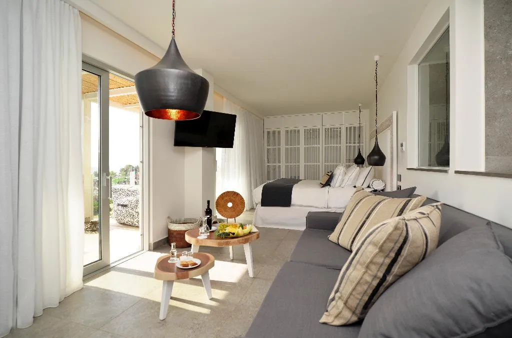SUITE WITH PRIVATE POOL Room, Insula Alba Resort & Spa, Crete