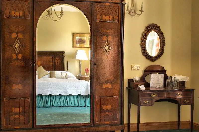 TWIN STANDARD Room, Seaview House, Cork