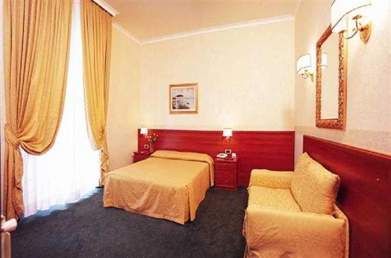 TRIPLE STANDARD Room, Astoria Garden, Rome