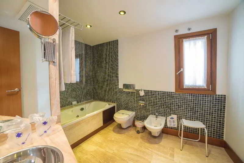 Room, Acinipo, Costa Del Sol