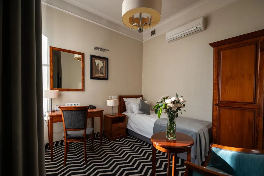 Room, Senacki, Krakow