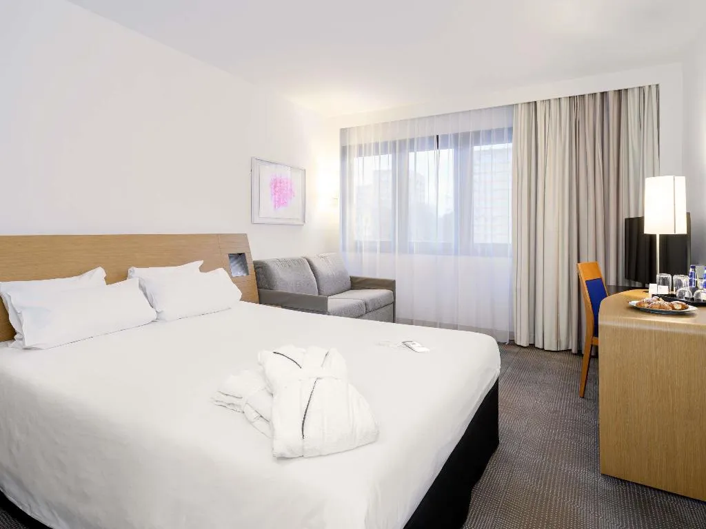 DOUBLE QUEEN SIZE BED Room, Novotel Gdansk Centrum, Gdansk