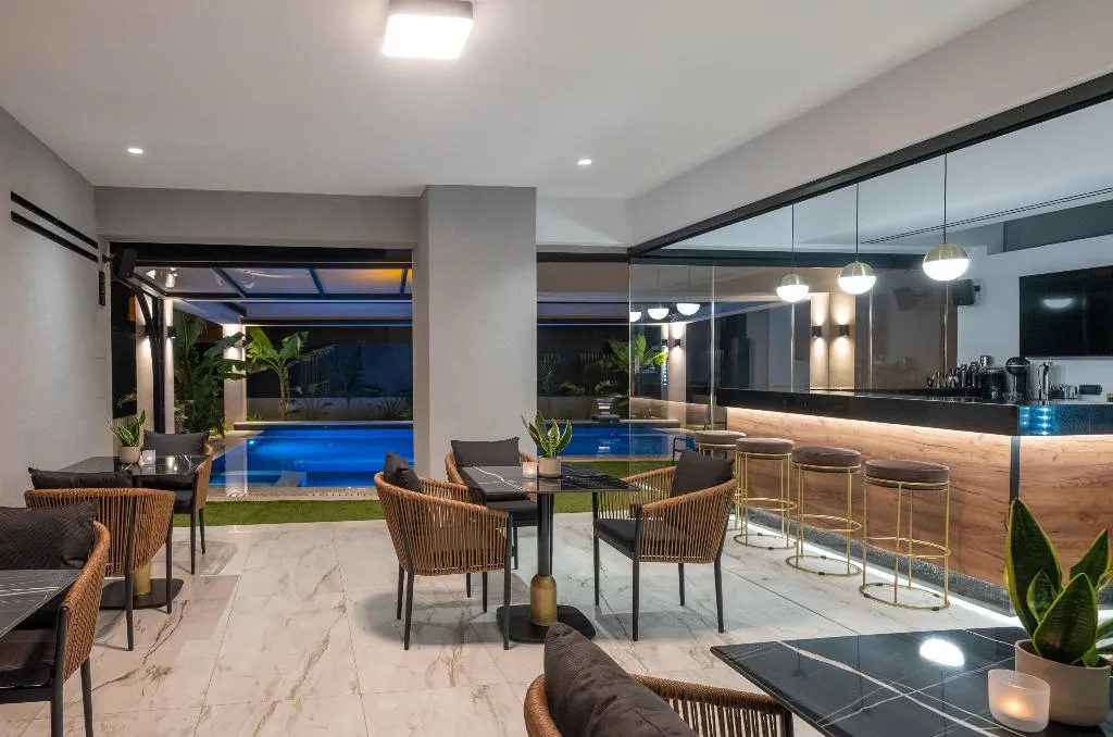 Bar, Captain Napoleon Paterakis CNP Luxurious Suites, Crete