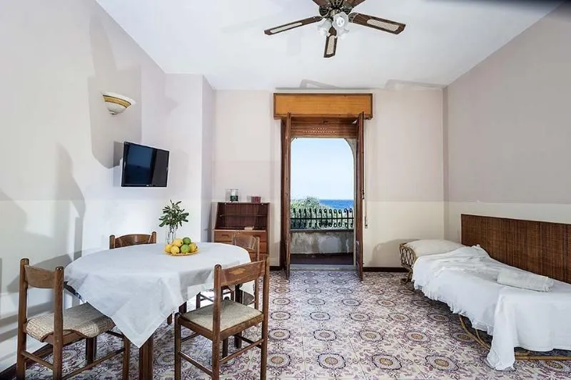 TRIPLE WITH BALCONY Room, Villa Liliana, Taormina
