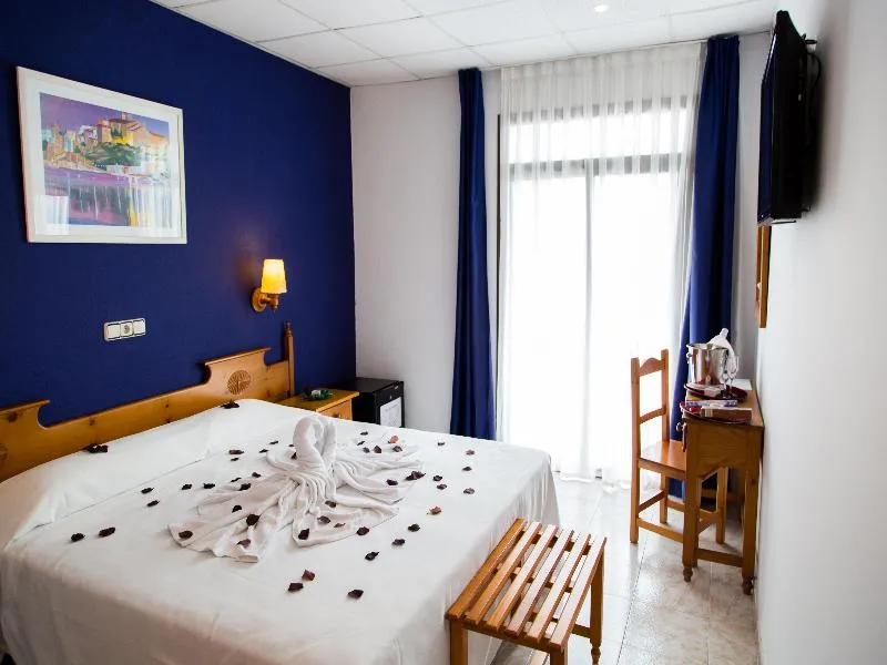 Double or Twin STANDARD Room, Apartamentos Neptuno Calella, Costa Brava