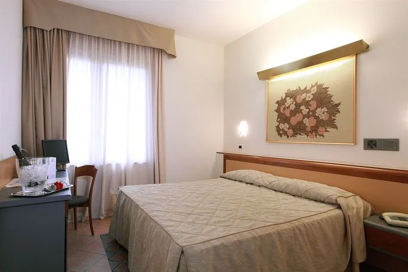 Room, Caravel, Naples