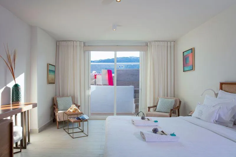 JUNIOR SUITE WITH JACUZZI Room, Nissaki Boutique Hotel, Mykonos