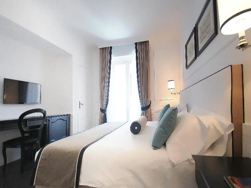 Room, Grand Hotel Oriente, Naples