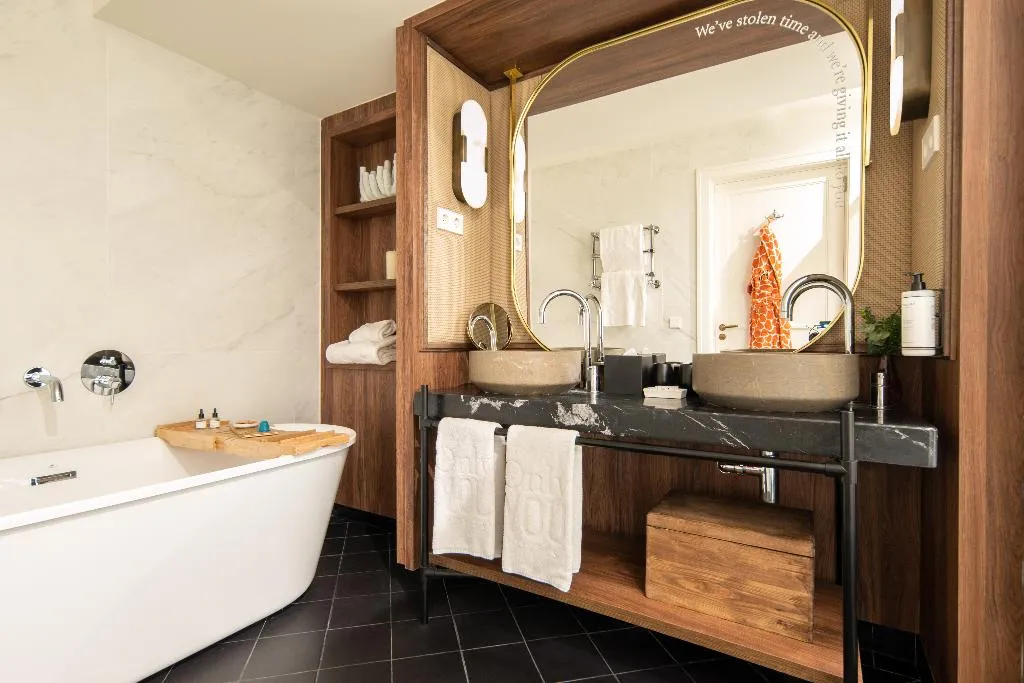 JUNIOR SUITE DELUXE Room, Only YOU Hotel Valencia, Valencia