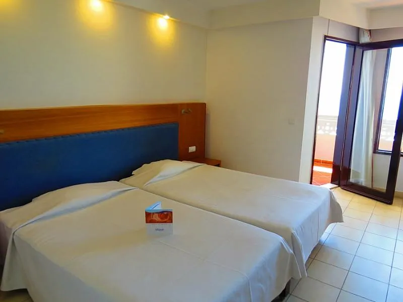 JUNIOR SUITE CAPACITY 3 Room, Alfamar Beach & Sport Resort, Algarve