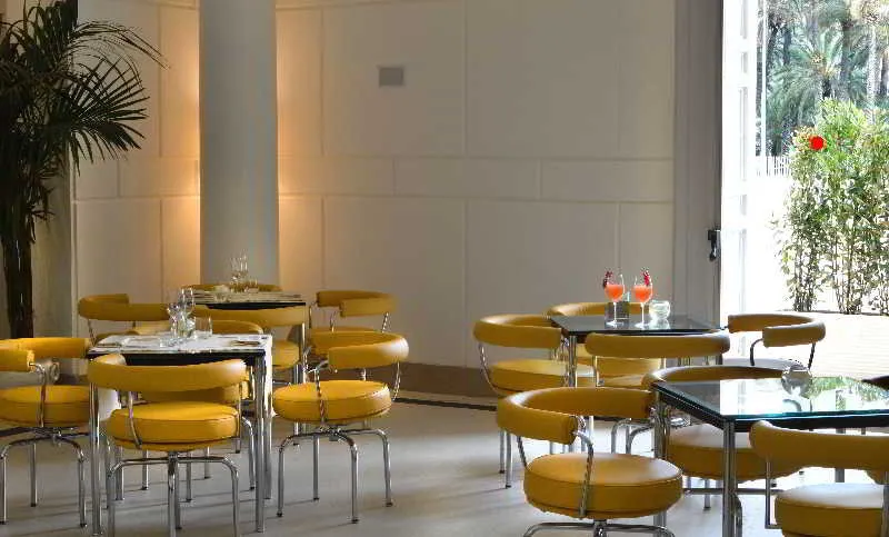 Bar, Palazzo Esedra, Naples