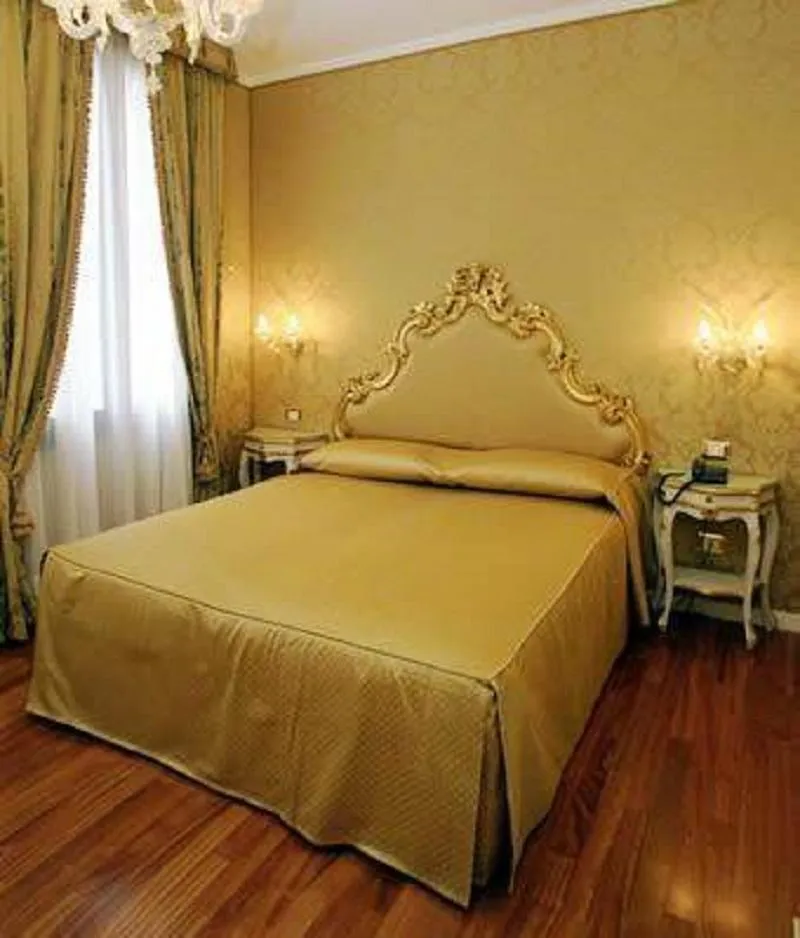 DOUBLE STANDARD Room, Casa Pisani Canal, Venice