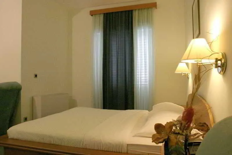Room, Conte, Split