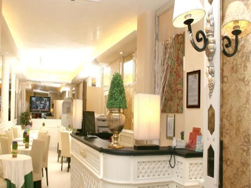 Lobby, Valle, Rome