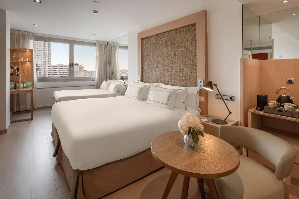Room WITH VIEWS Room, Melia Madrid Princesa, Madrid