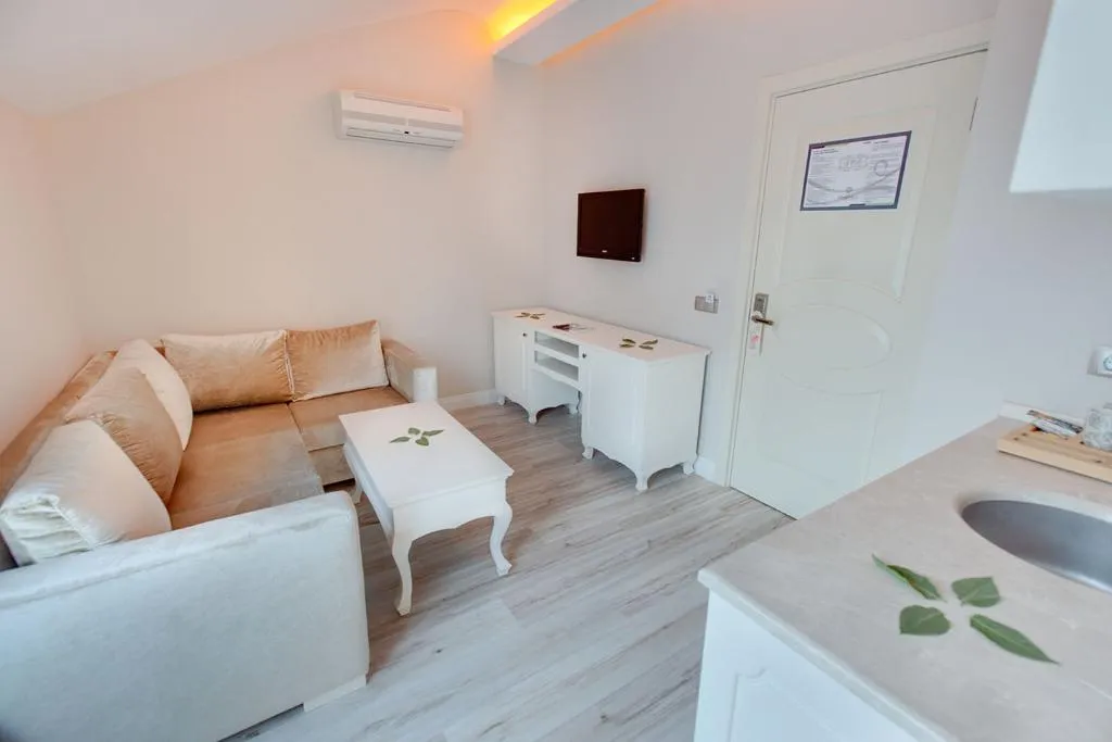 SUITE WITH JACUZZI Room, The Pine Hill Hotel & Suites, Dalaman