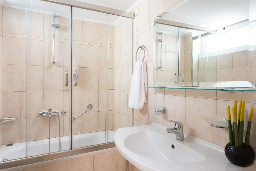 Double or Twin PARTIAL SEA VIEW Room, Pantheon City Hotel, Athens