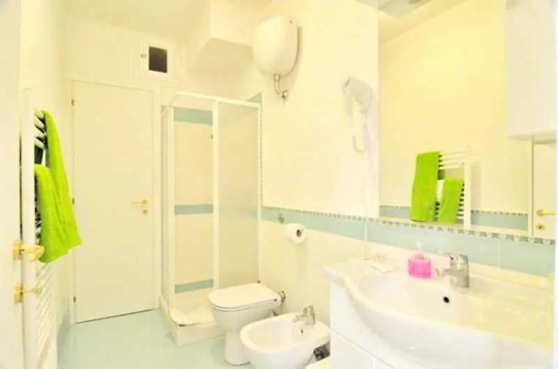 Room, Lemon Flat, Naples