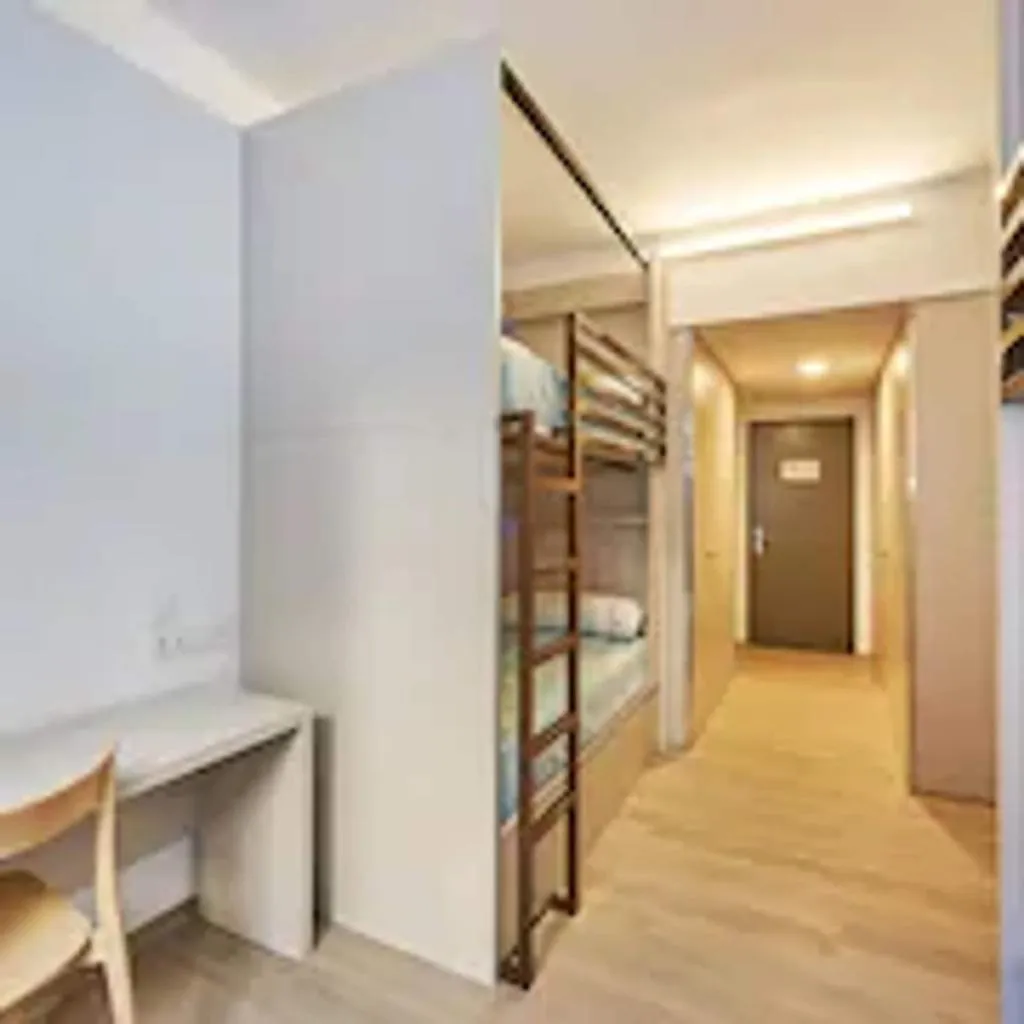 QUADRUPLE BUNK BED Room, Alberg Abat Oliba, Barcelona