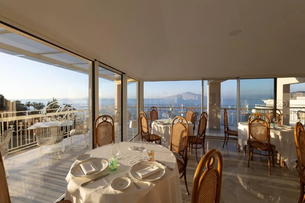Restaurant, Hotel Regina Sorrento, Naples