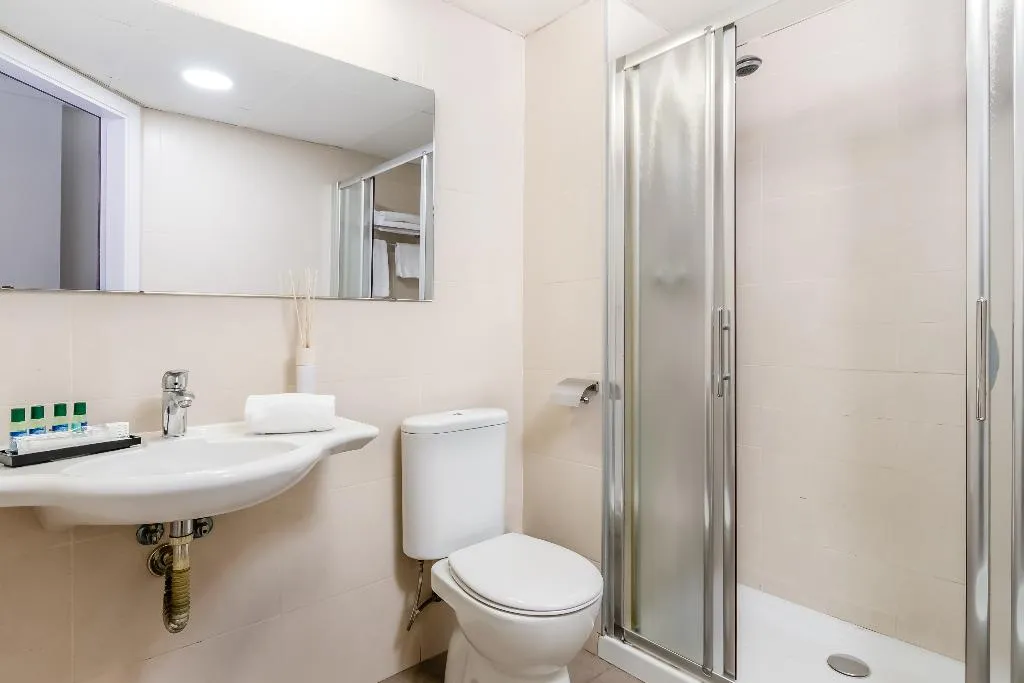 Double or Twin STANDARD Room, HC Mollet Barcelona, Barcelona