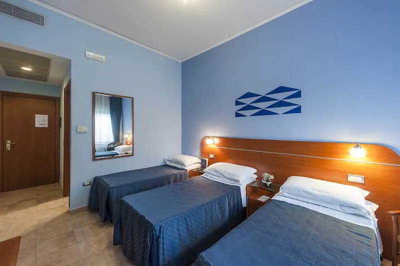 TRIPLE STANDARD Room, Millennium Gold, Naples