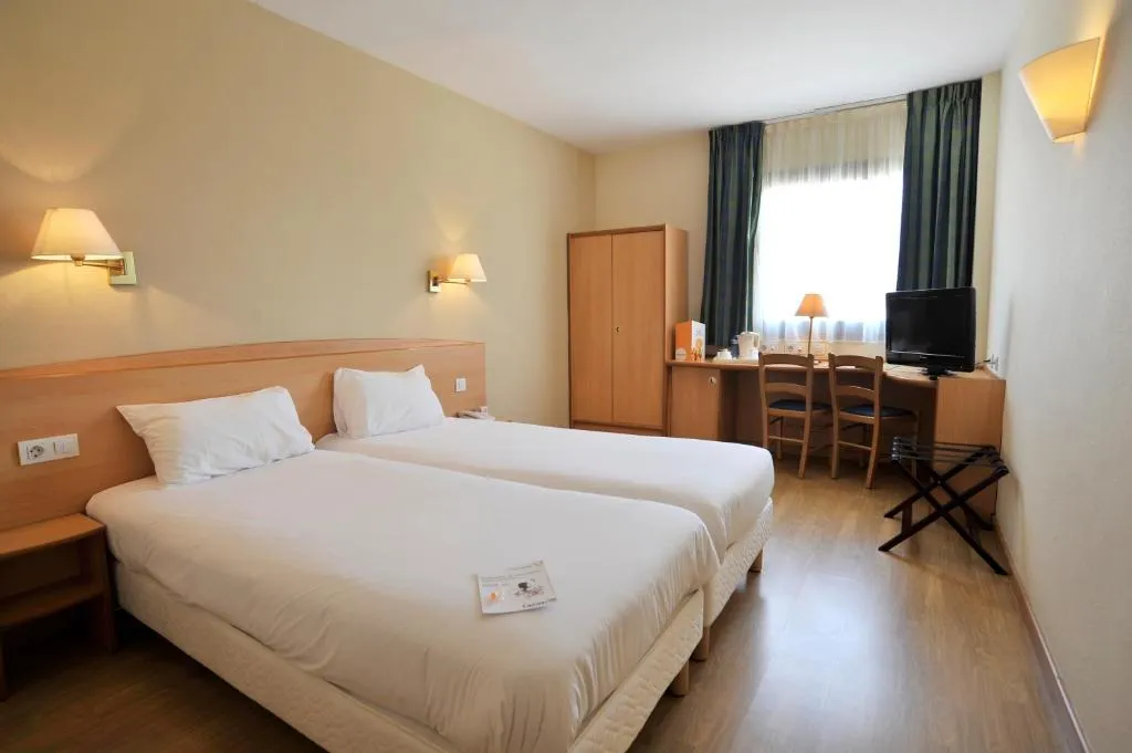 DOUBLE STANDARD Room, Travelodge Alicante Puerto, Costa Blanca