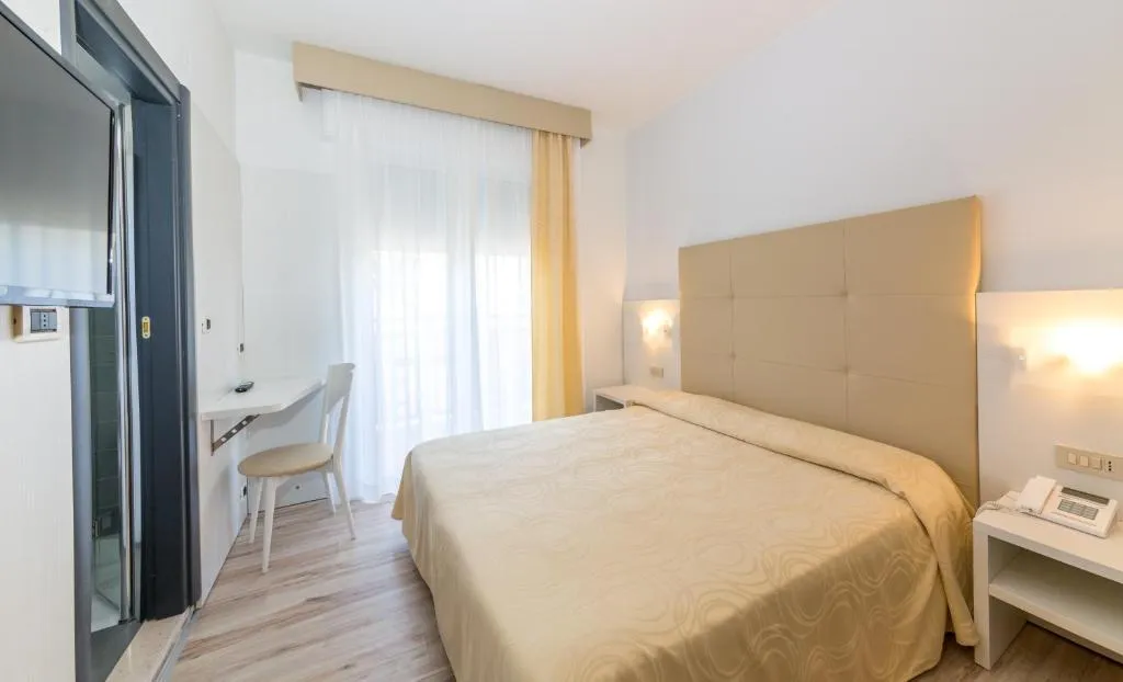 DOUBLE STANDARD Room, Torino, Venice