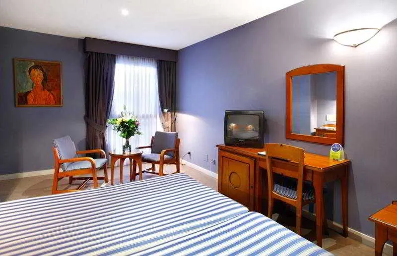 Room, MC Plaza de Santiago, Madrid