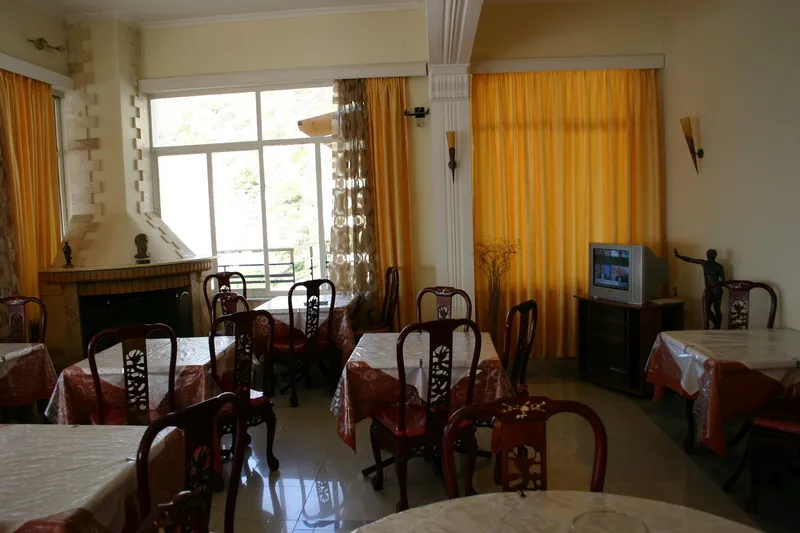 Bar, Petit Palais, Kalamata