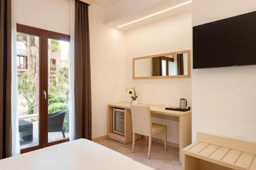 DOUBLE STANDARD Room, Corte Rosada Adults Only Affiliated by Meliá, Alghero