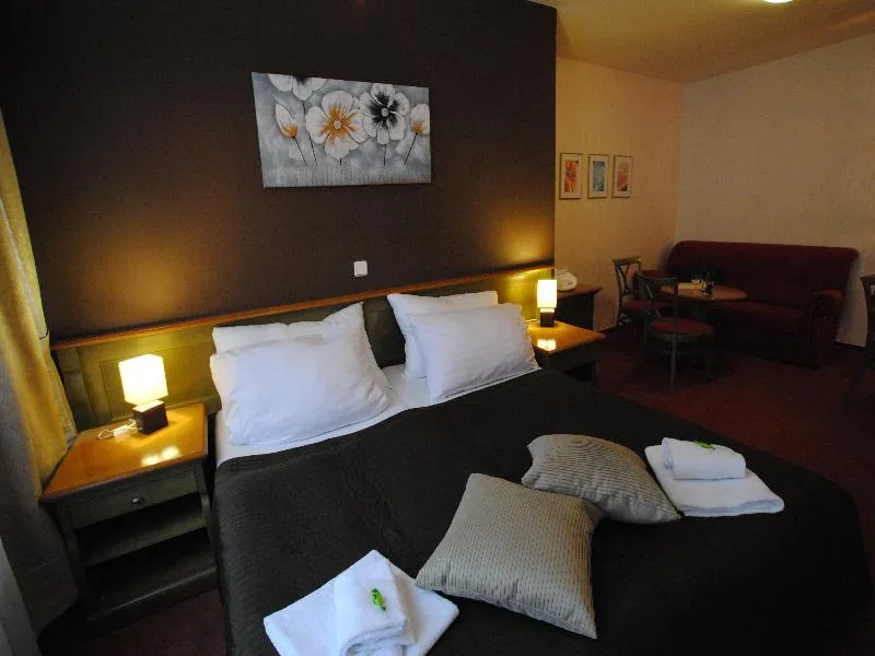 TRIPLE STANDARD Room, Augustus et Otto, Prague