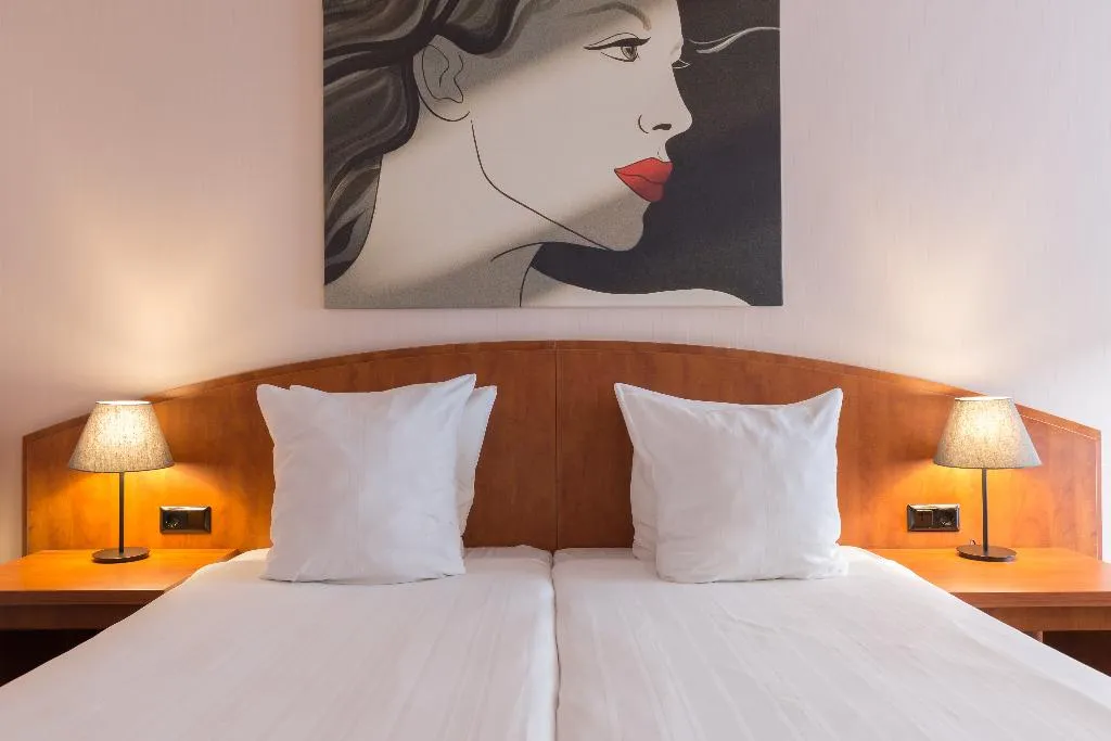 TWIN COMFORT Room, Leonardo Hotel Utrecht City Center, Amsterdam