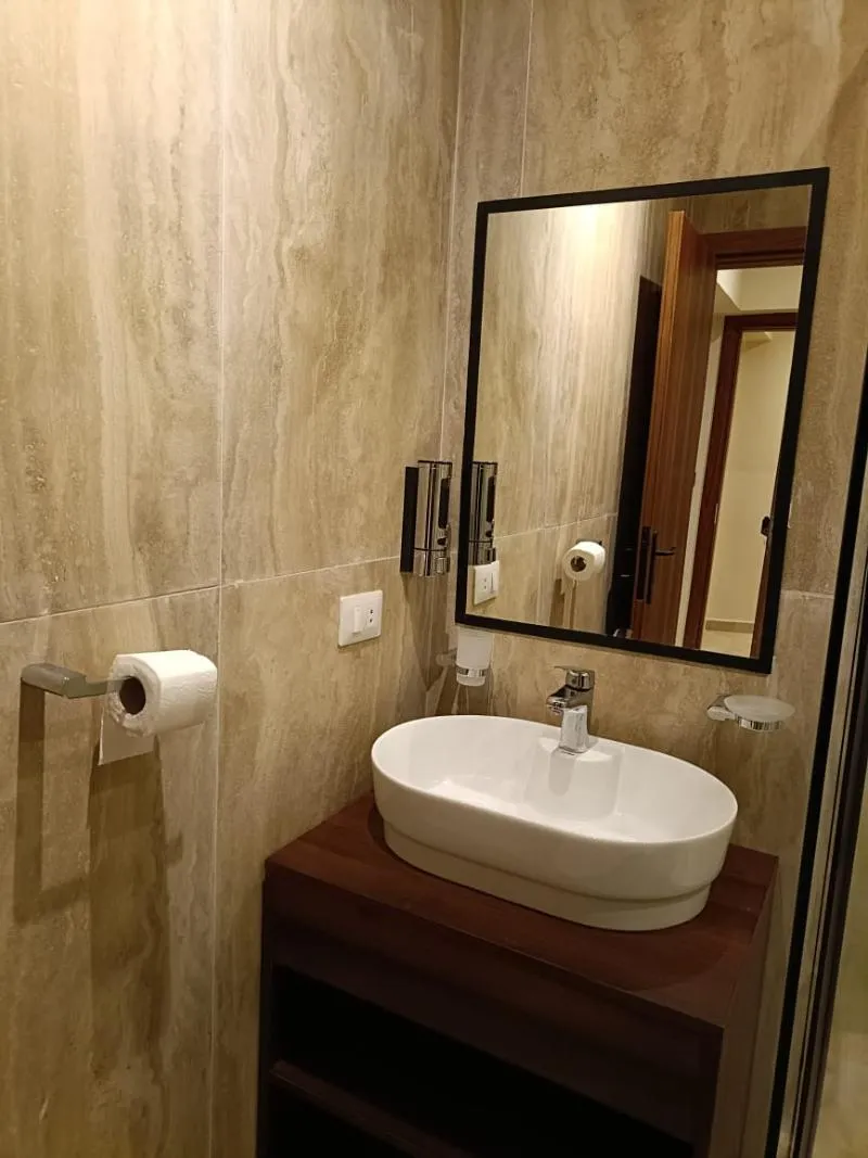 TWIN BASIC Room, The Nomad Pyramids Boutique Hotel, Cairo