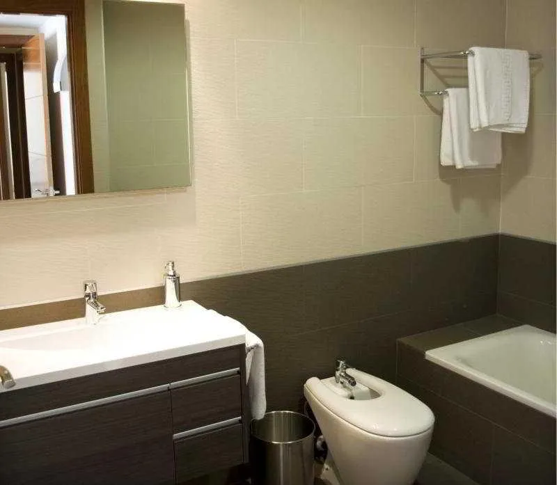 APARTMENT CAPACITY 8 THREE BEDROOMS Room, Trimar, Costa Brava
