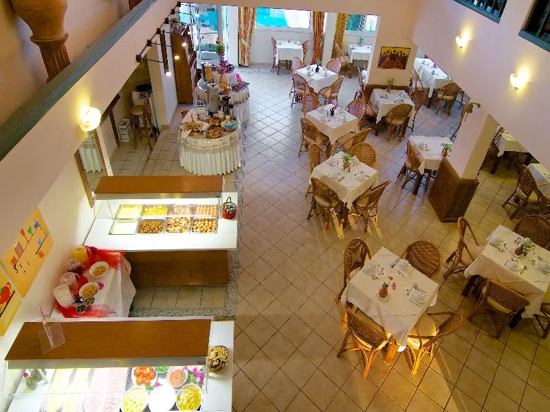 Restaurant, Trefon Hotel Apartments & Suites, Crete
