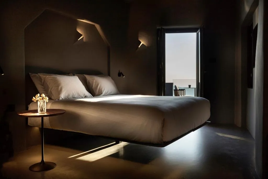 SUITE HONEYMOON Room, Kivotos Santorini, Santorini
