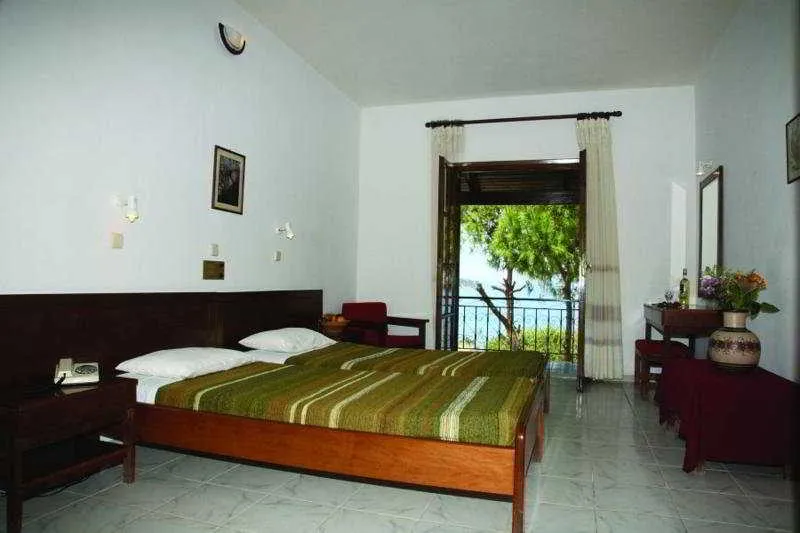 Room, Celia, Zante