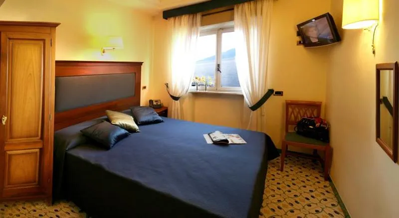 Room, Del Mare, Naples