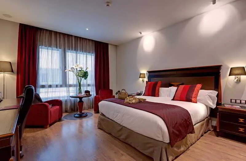 DOUBLE DELUXE Room, Crowne Plaza Madrid Airport, Madrid
