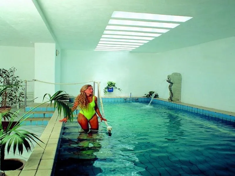 Pool, Cesotta, Naples