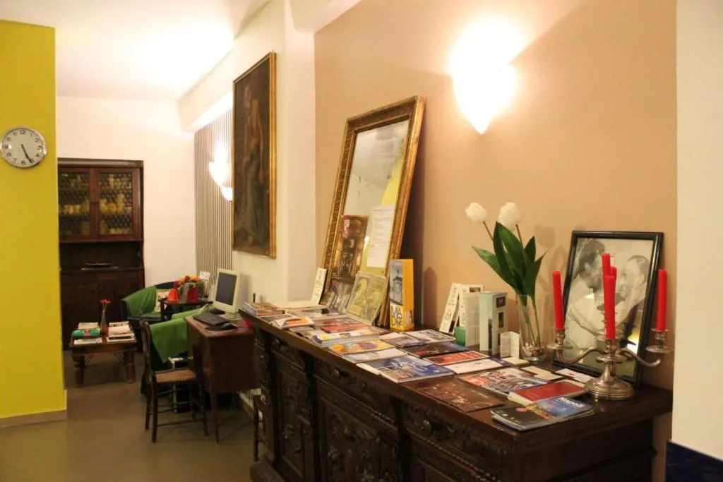 Double or Twin STANDARD Room, Cappella Vecchia 11, Naples