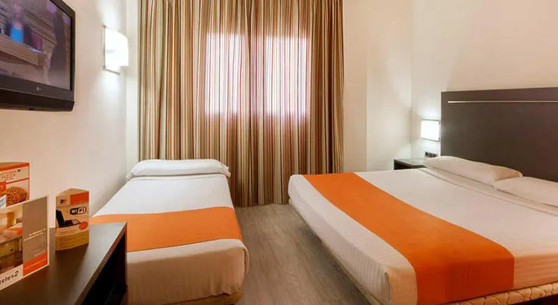 QUADRUPLE STANDARD Room, H2 Fuenlabrada, Madrid