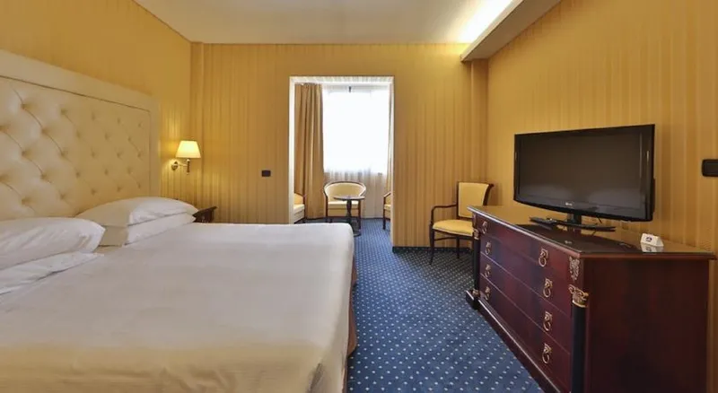 SUITE CAPACITY 2 Room, Best Western Cavalieri della Corona, Milan