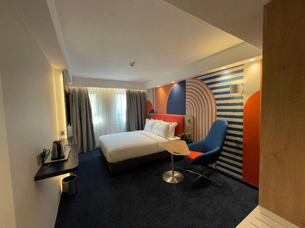 DOUBLE QUEEN SIZE BED Room, Holiday Inn Express Lisbon Principe Real, by IHG, Lisbon