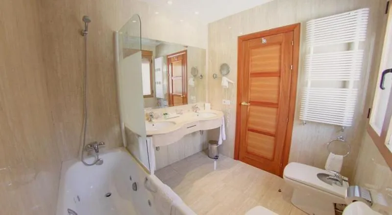QUADRUPLE STANDARD Room, Balneario Parque de Cazorla, Andalucia