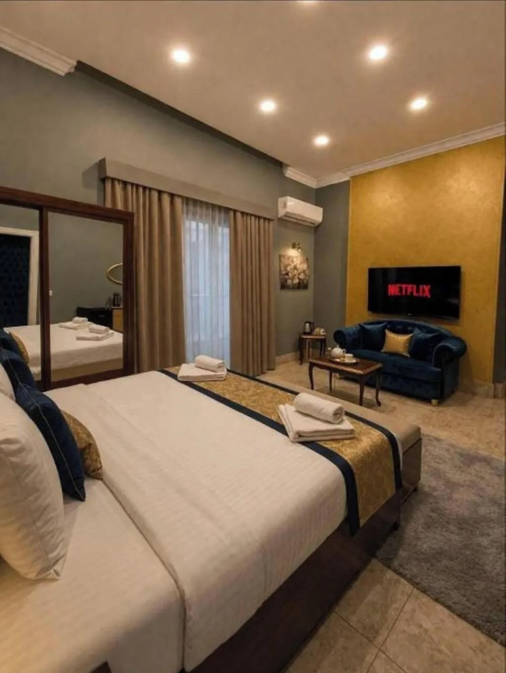 Room, Ga Plus, Cairo
