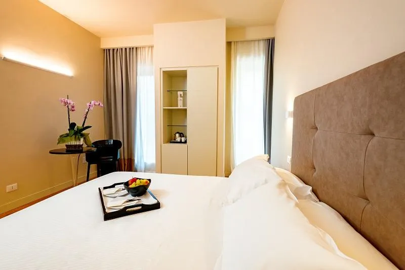 DOUBLE STANDARD Room, Hotel Politeama, Palermo