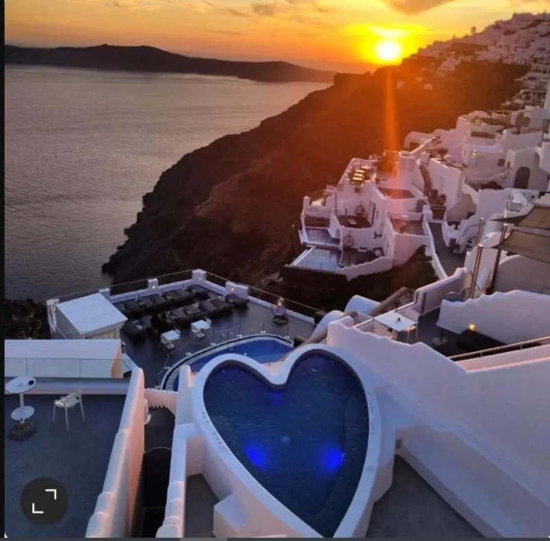 SUITE WITH PRIVATE POOL Room, Pegasus Suites & Spa, Santorini