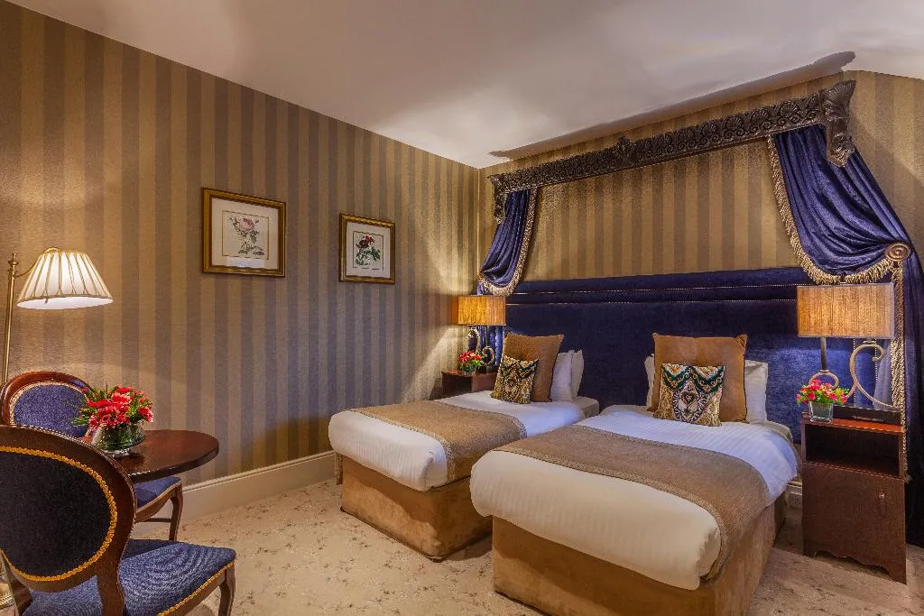 FAMILY ROOM STANDARD Room, Cabra Castle Hotel, Dublin
